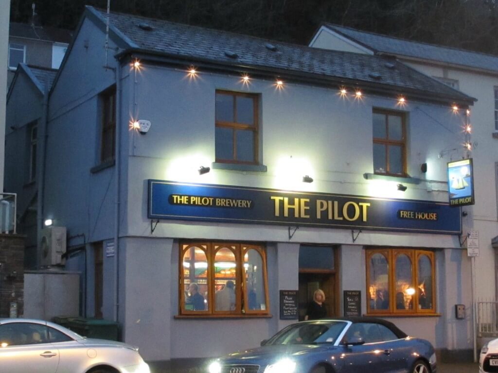Front view of The Pilot pub in Mumbles